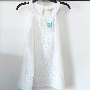 White sleeveless XL Skies are Blue blouse
